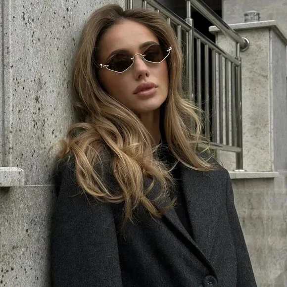 Gucci Women Sunglasses Gold Brown Geometric GG1604S 002  display picture 1